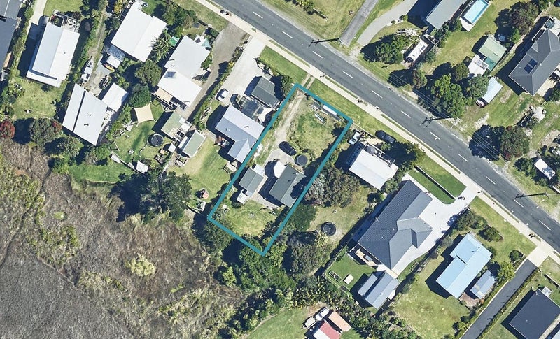572 Pukehina Parade, Pukehina, Te Puke - Carousel 1