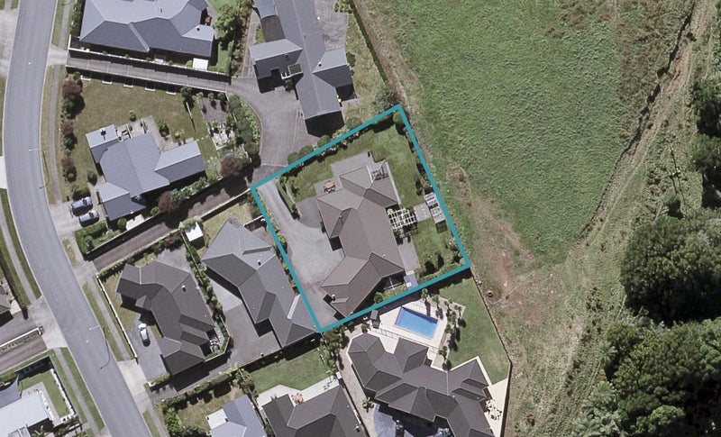 8A Montrose Place, Highlands Park, New Plymouth - Carousel 1