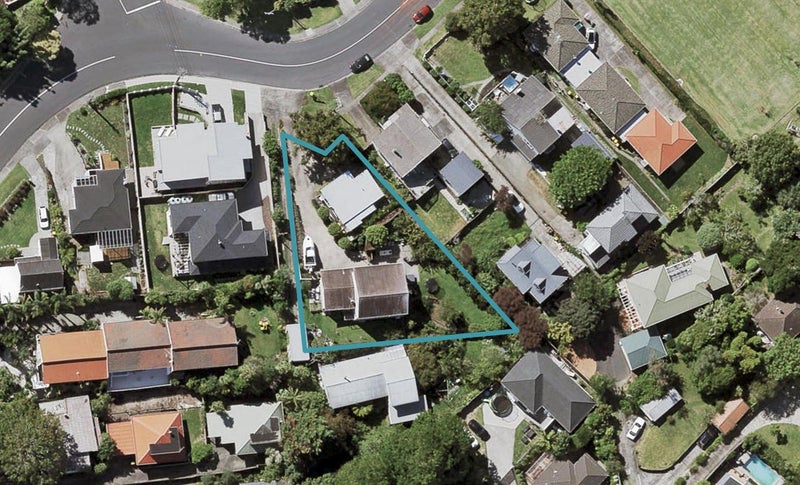 1/10 Marsh Avenue, Forrest Hill, Auckland - Carousel 1