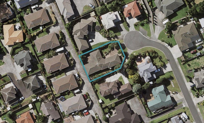 34 Piper Place, Goodwood Heights, Auckland - Carousel 1