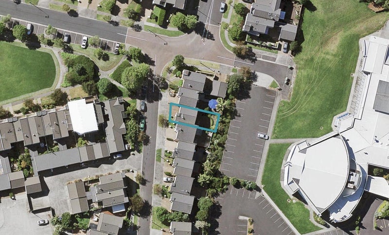 6 Puma Drive, Golflands, Auckland - Carousel 1