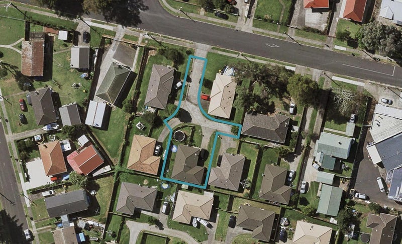 11 Flat Bush Road, Otara, Auckland - Carousel 1