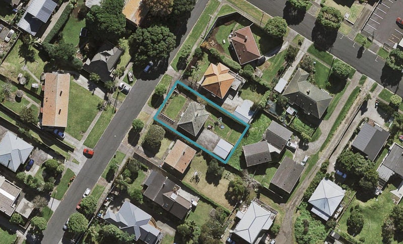 81 Paihia Road, One Tree Hill, Auckland - Carousel 1