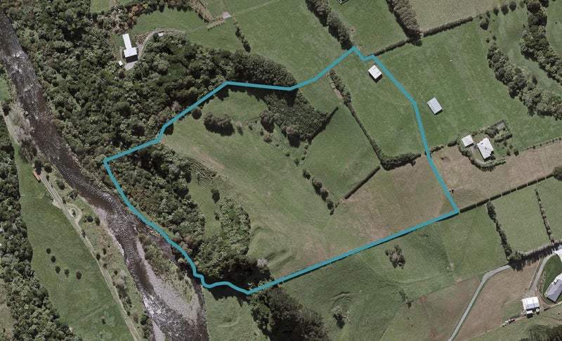 110 Queens Road, Glen Avon, New Plymouth - Carousel 1