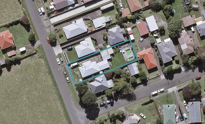 52 Cowling Road, Hurdon, New Plymouth - Carousel 1