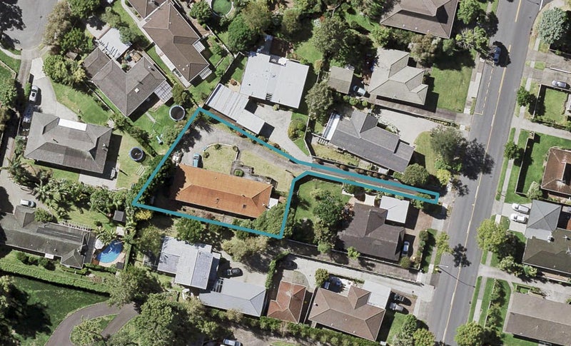 92 Glenmore Road, Sunnyhills, Auckland - Carousel 1