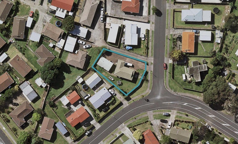 8 Haumia Way, Otara, Auckland - Carousel 1