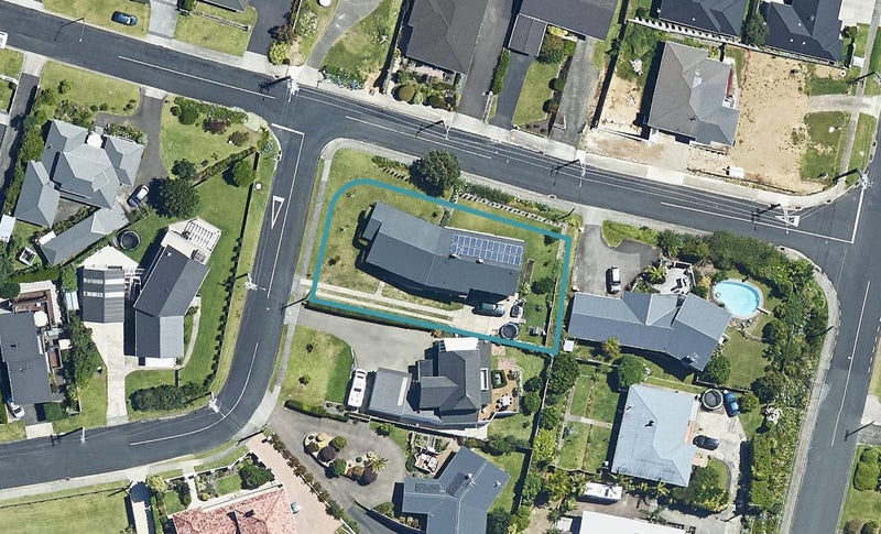 2 Lemon Grove Avenue, Otumoetai, Tauranga - Carousel 1