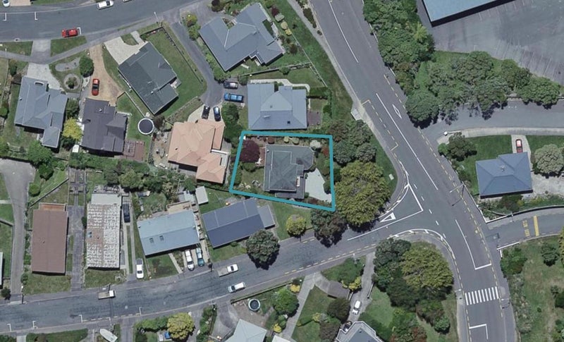 67 Bracken Road, Paparangi, Wellington - Carousel 1