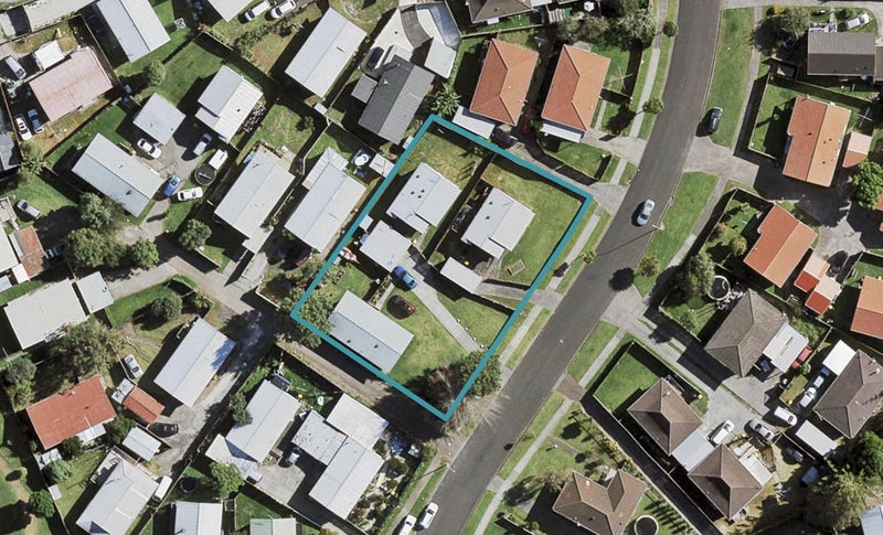 1/22 Kennington Drive, Clendon Park, Auckland - Carousel 1
