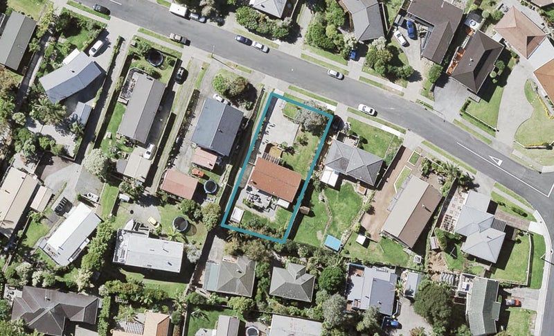 6 Robbies Road, Shelly Park, Auckland - Carousel 1