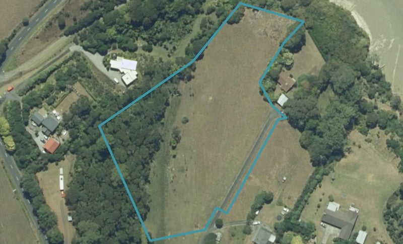 14C Greenslade Road, Raglan - Carousel 1