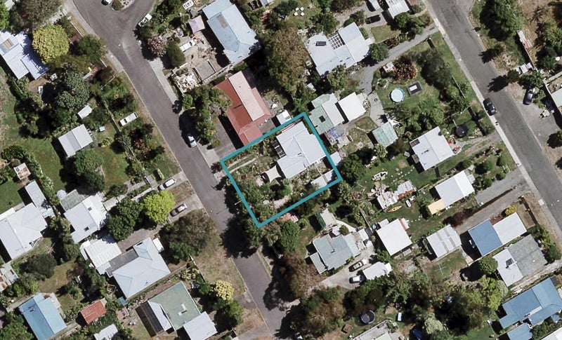 12 Holden Avenue, Haumoana, Haumoana - Carousel 1