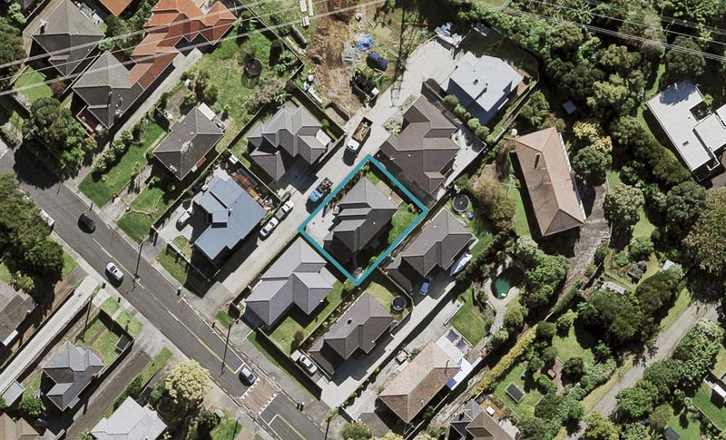 16B Carlton Street, Hillsborough, Auckland - Carousel 1