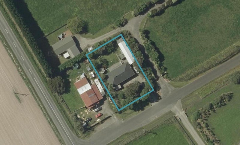 3 Hendersons Line, Kelvin Grove, Palmerston North - Carousel 1