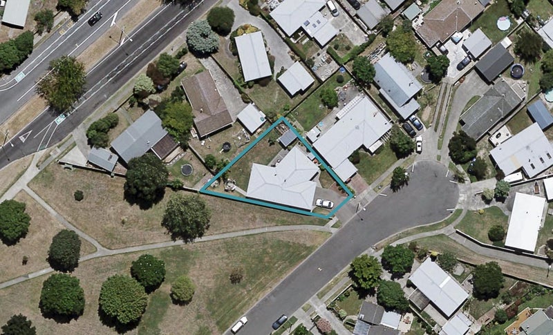 11 Clement Place, Greenmeadows, Napier - Carousel 1