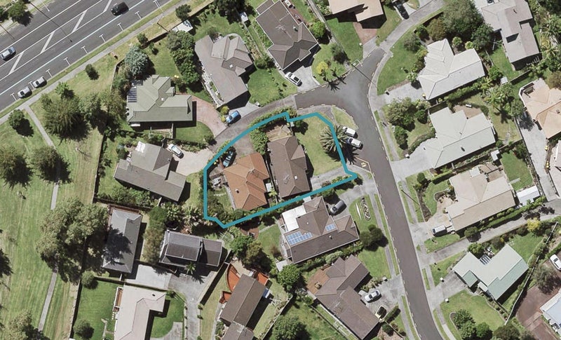 2/14 Mercury Lane, Windsor Park, Auckland - Carousel 1