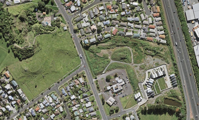 8 Huri Street, Mangere Bridge, Auckland - Carousel 1