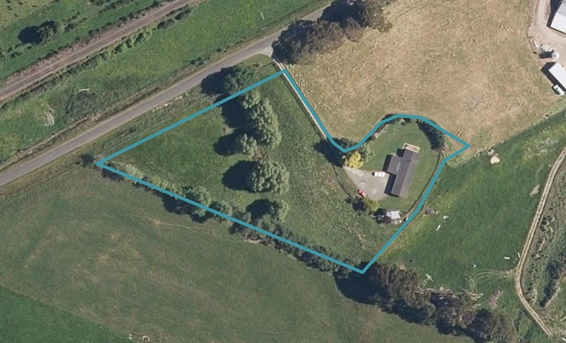 86 Pukemiku Road, Mangamutu, Pahiatua - Carousel 1