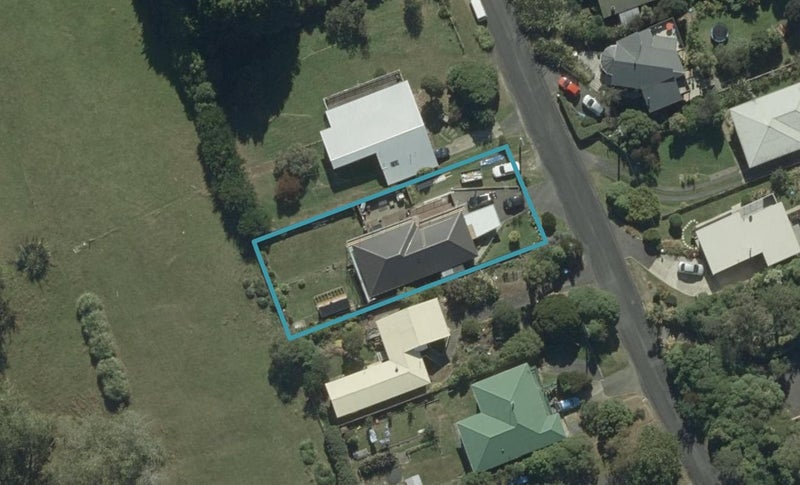 26 Frances Street, Broad Bay, Dunedin - Carousel 1
