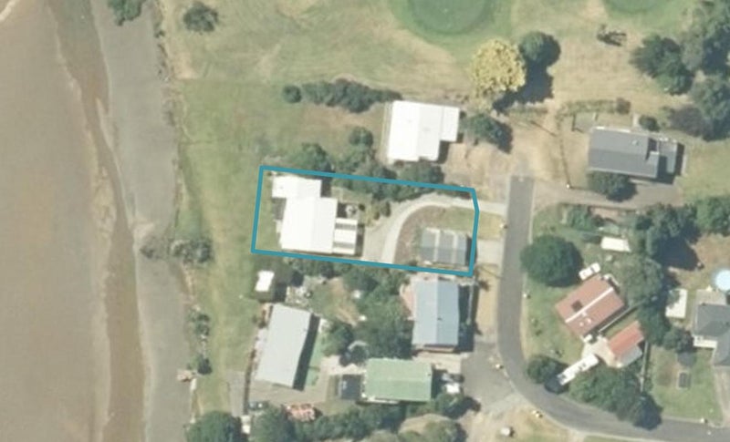 24 Daphne Road, Tairua, Tairua - Carousel 1