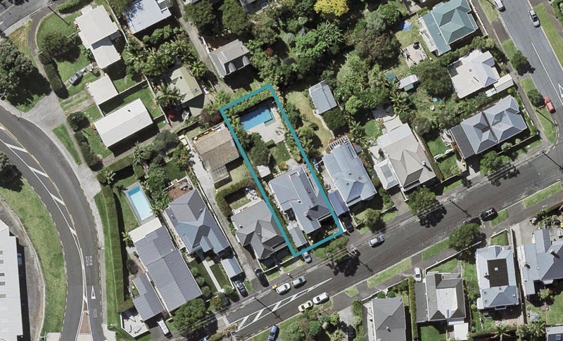 24 Patuone Avenue, Devonport, Auckland - Carousel 1