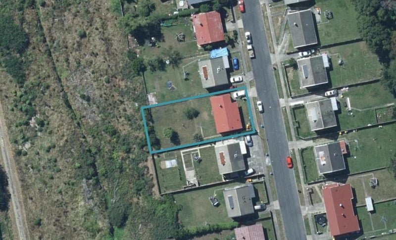14 Waihora Crescent, Waitangirua, Porirua - Carousel 1