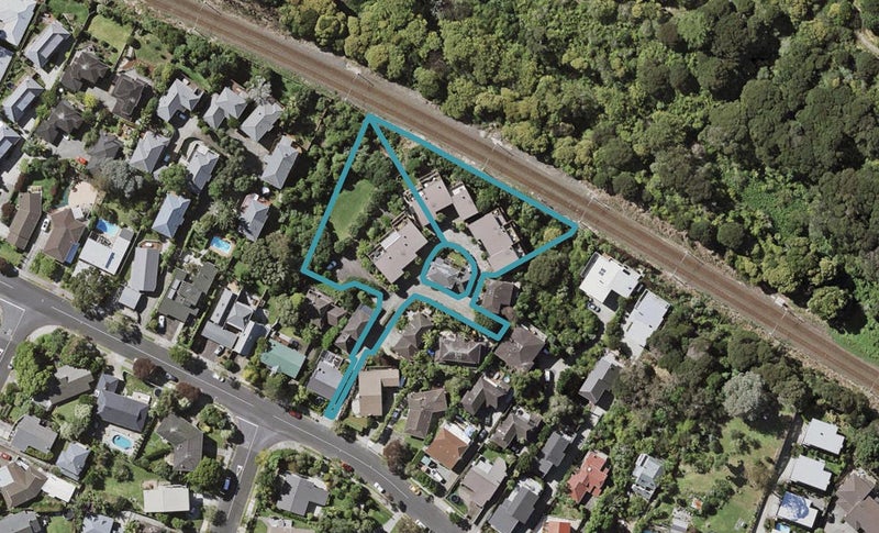 128B Gowing Drive, Meadowbank, Auckland - Carousel 1