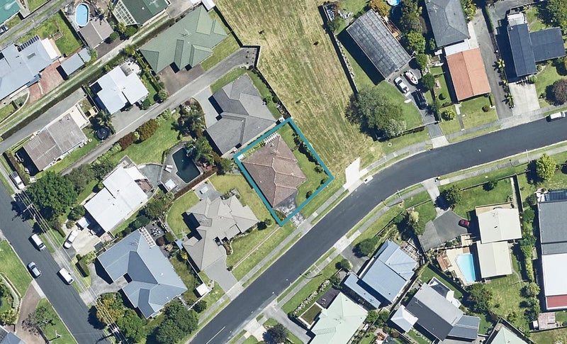 35 Warrington Street, Matua, Tauranga - Carousel 1