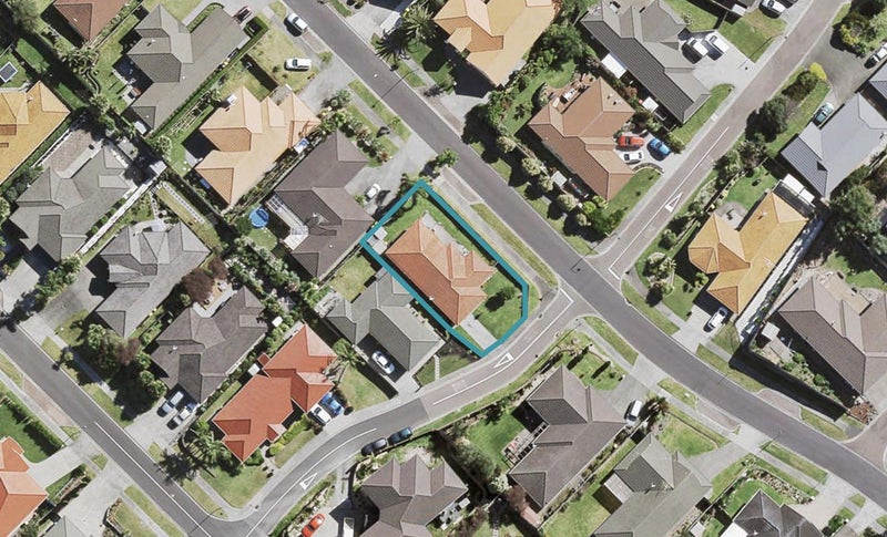 14A Chesterton Terrace, Henderson, Auckland - Carousel 1