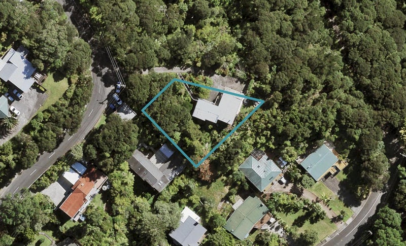 31 Takahe Road, Titirangi, Auckland - Carousel 1