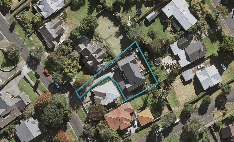 22A Maungakiekie Avenue, Greenlane, Auckland - Carousel 1