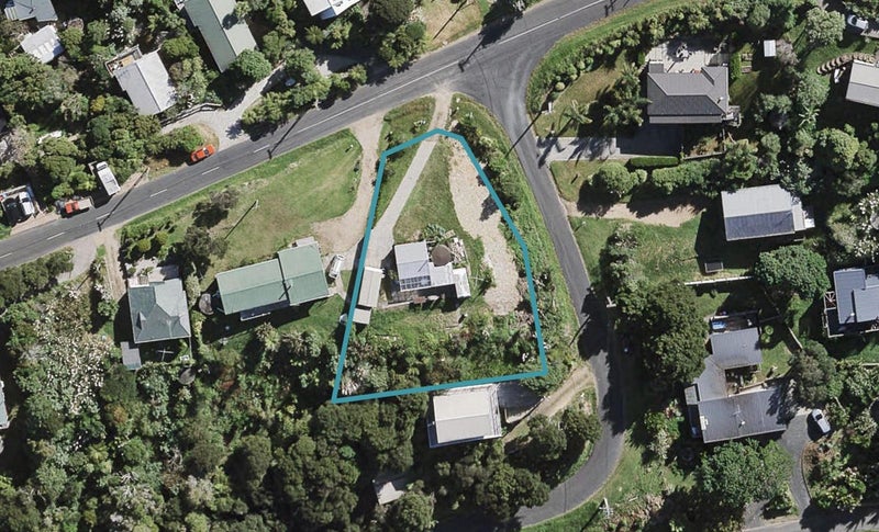 1 Short Street, Surfdale, Waiheke Island - Carousel 1