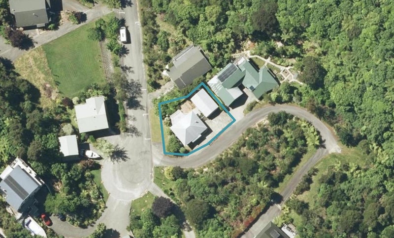 22 Amelia Crescent, Waikawa, Picton - Carousel 1