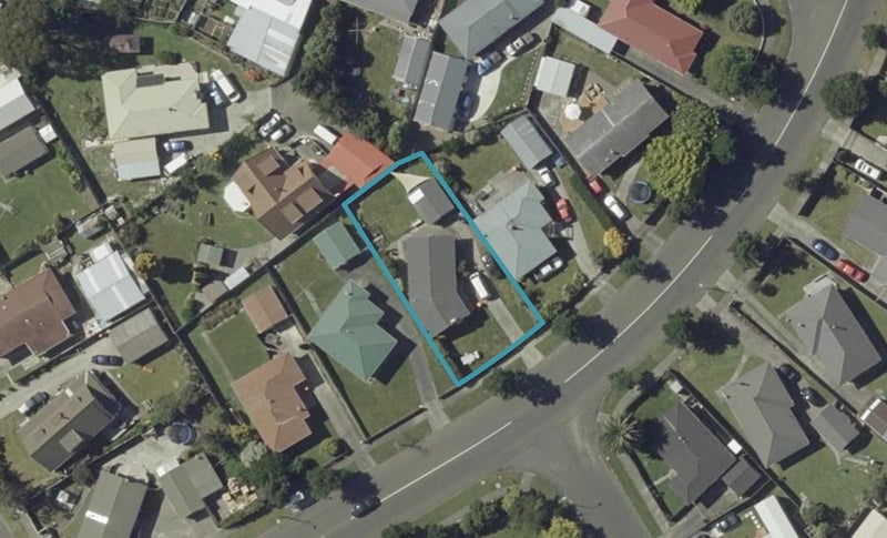 11 Rhodes Drive, Kelvin Grove, Palmerston North - Carousel 1