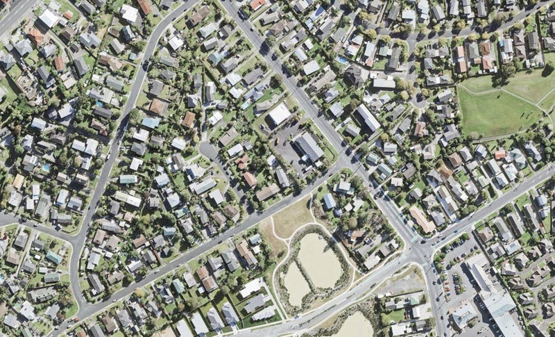 4/4 Albatross Road, Red Beach, Whangaparāoa - Carousel 1