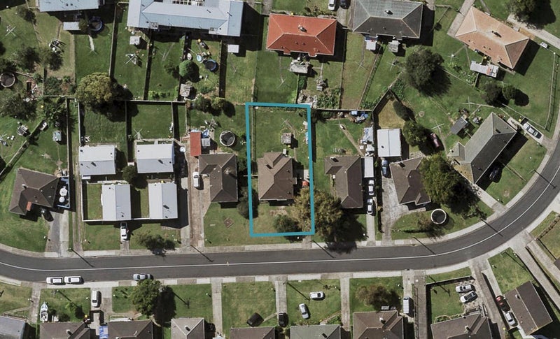16 Nola Crescent, Otara, Auckland - Carousel 1
