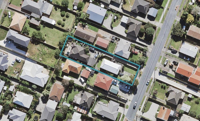 52 Kelwyn Road, Kelston, Auckland - Carousel 1