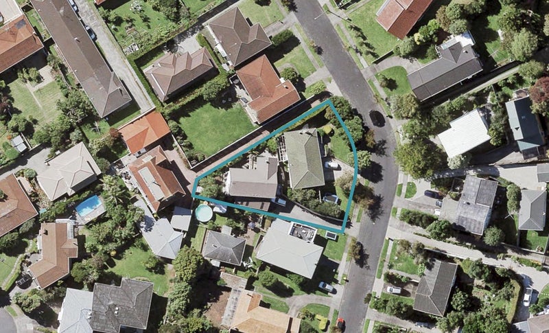 2/9 Sorrel Crescent, Bucklands Beach, Auckland - Carousel 1