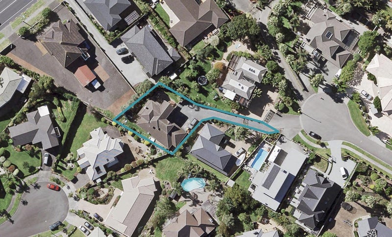 23 The Mews, Shamrock Park, Auckland - Carousel 1