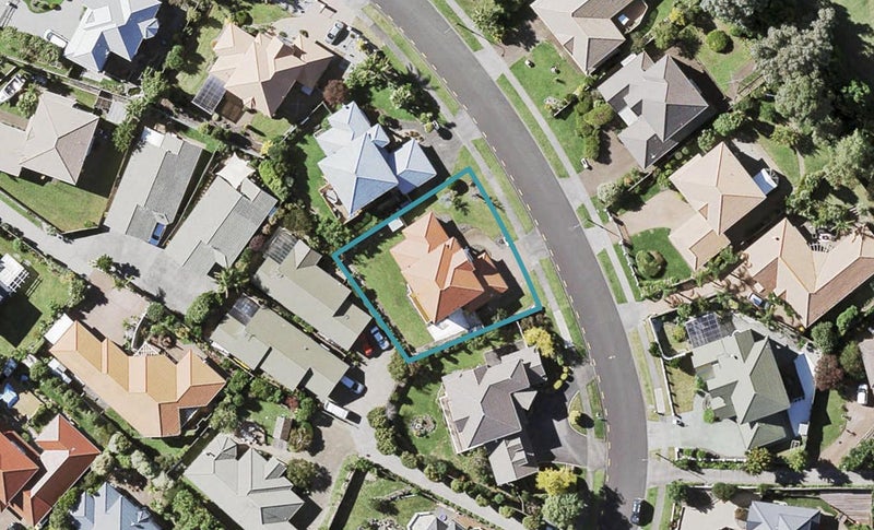 18 Rochester Crescent, Somerville, Auckland - Carousel 1