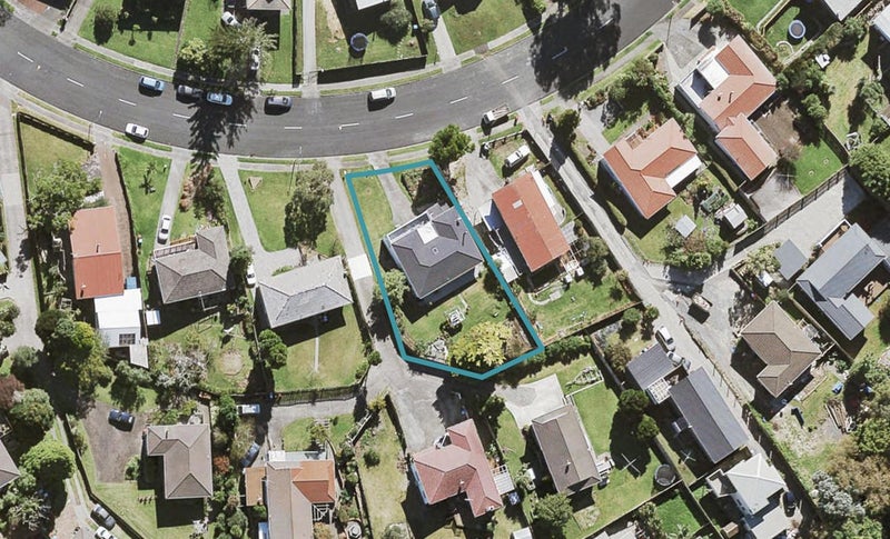 51 Athenic Avenue, Lynfield, Auckland - Carousel 1