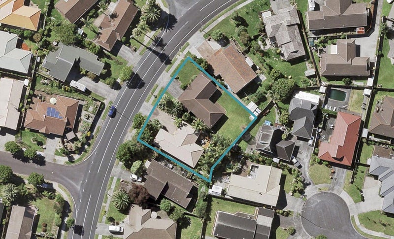 52 Golfland Drive, Golflands, Auckland - Carousel 1