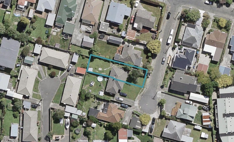6 Okura Grove, Boulcott, Lower Hutt - Carousel 1