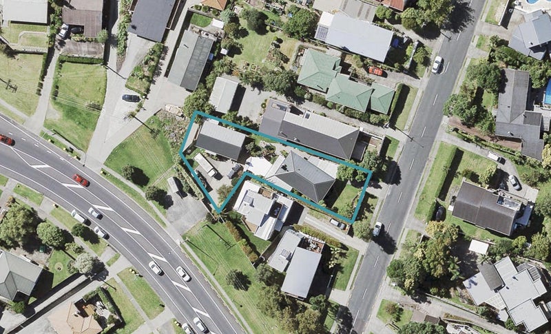 153 Arran Road, Browns Bay, Auckland - Carousel 1