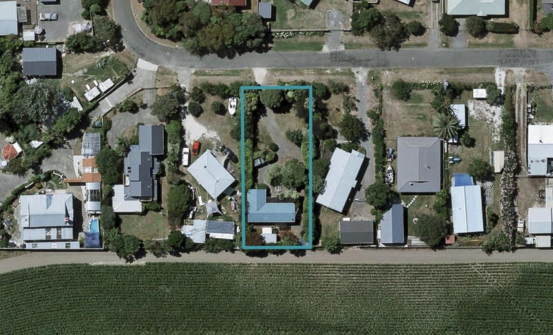43 Gillies Crescent, Waimarama, Havelock North - Carousel 1