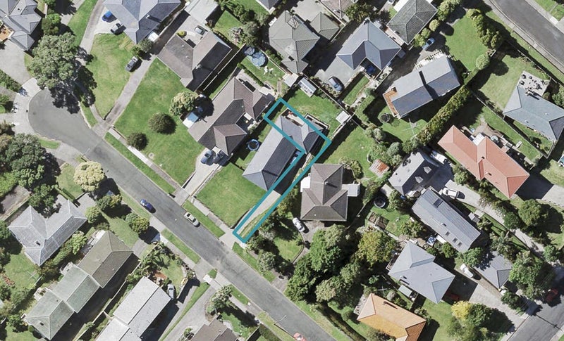 5E Pine Terrace, Howick, Auckland - Carousel 1