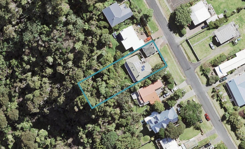 11 Lookout Drive, Laingholm, Auckland - Carousel 1