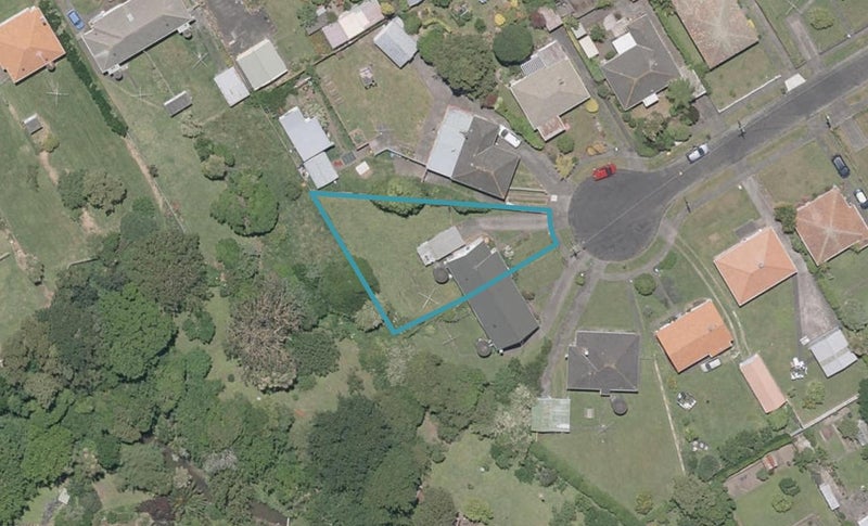 12 Walker Place, Whanganui East, Whanganui - Carousel 1