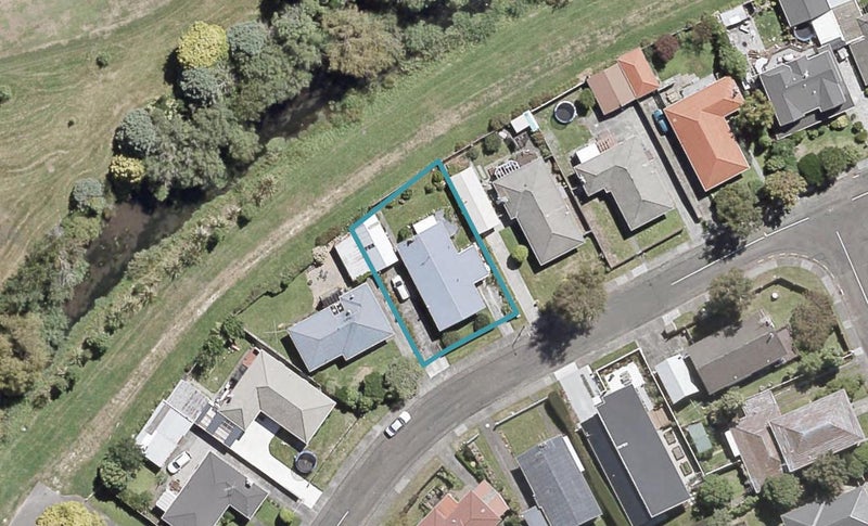 52 Whirinaki Crescent, Heretaunga, Upper Hutt - Carousel 1